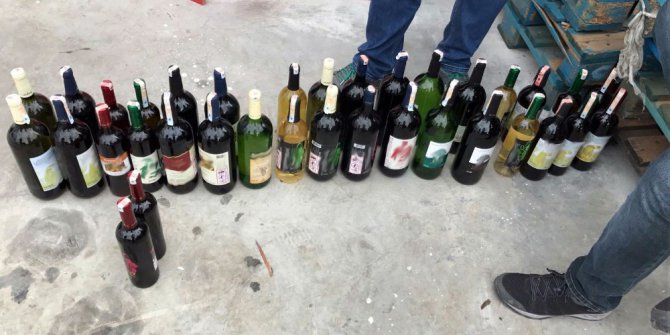 Alkollü içki fabrikalarına yapılan hileli ’vergi kaçakçılığı’ baskını polis kamerasında