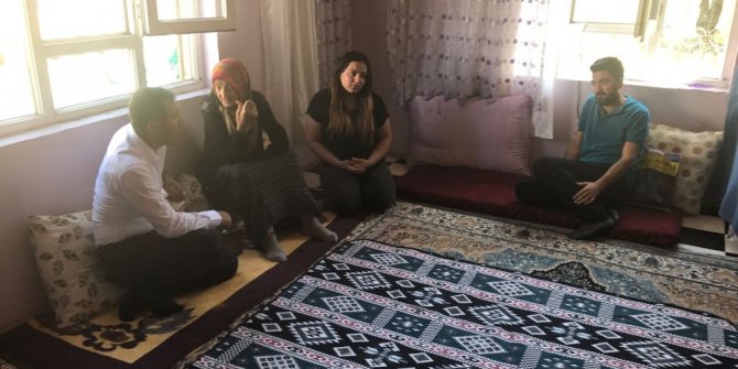 Başkan Kahraman, 91 yaşındaki Sabiha nineyi ziyaret etti