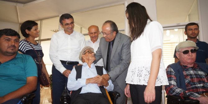 Sarıgöl’de 8 engelliye akülü araç