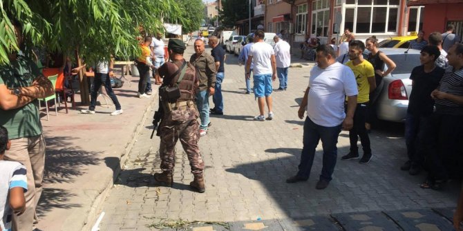 Edirne’de mahalle halkı ayaklandı, özel harekat sokağa indi
