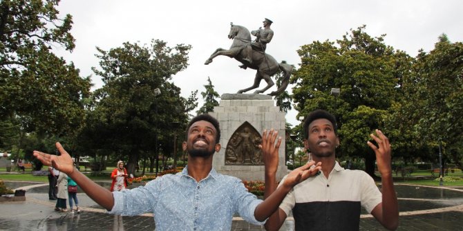 İki ay sonra gelen yağmur Samsun’u serinletti