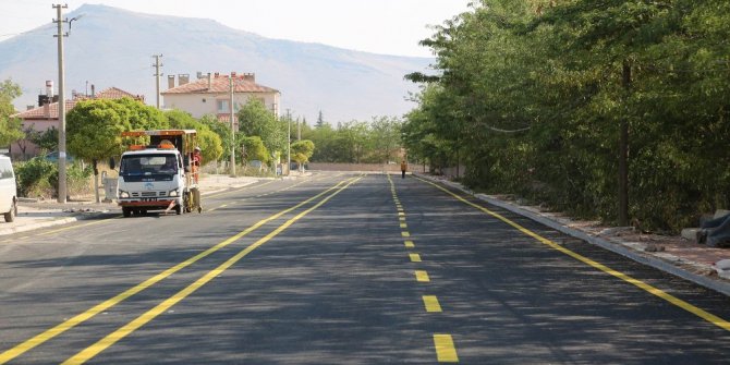 Develi Güney Aşağı Mahallesinde yaya yolu çizgi çalışması