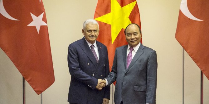 Başbakan Yıldırım, Vietnam’da onuruna verilen akşam yemeğine katıldı