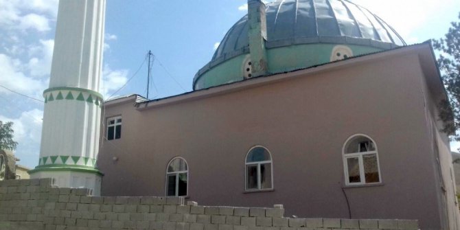 Gürpınar’da okul ve camilerin ihtiyaçları gideriliyor