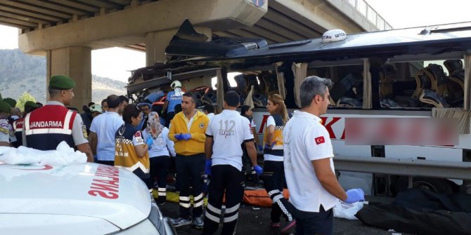 Ankara-Eskişehir karayolunda yolcu otobüsü kaza yaptı: 5 ölü