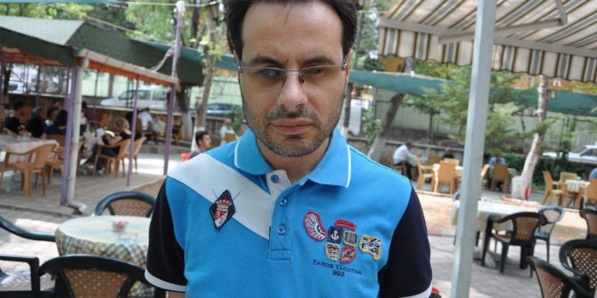 Kaldırımlara konulan stantlar görme engelliler ayrı bir engel