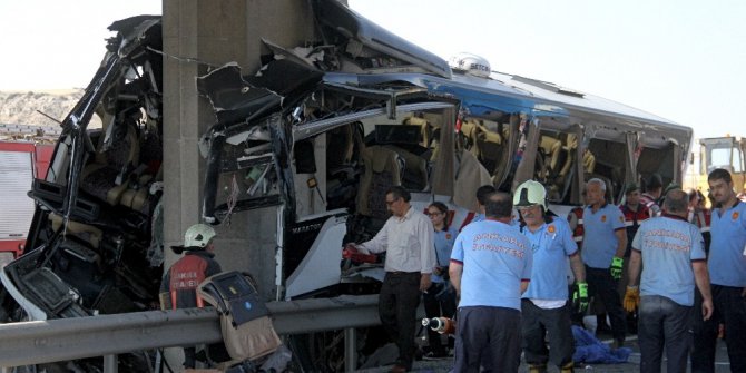 Ankara-Eskişehir karayolunda yolcu otobüsü kaza yaptı