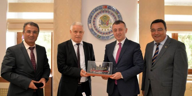 Vali Büyükakın’a hayırlı olsun ziyaretleri sürüyor