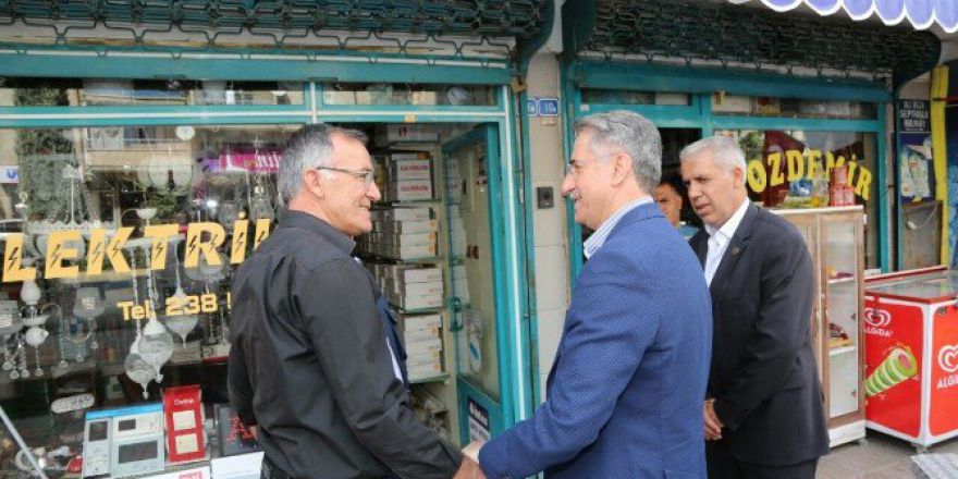 Elazığ Belediye Başkanı Yanılmaz, Sorunları Yerinde Tespit Ediyor