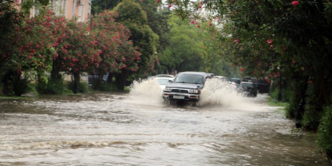 Abhazya’da yağışlar hayatı felç etti