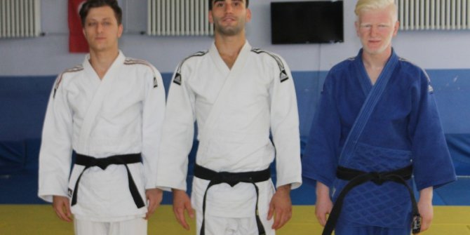 Yıllarca hayalini kurdukları judoda rakip tanımıyorlar