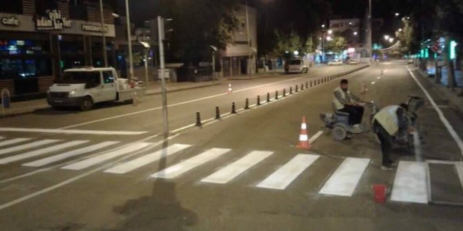 Adıyaman Belediyesi yaya geçidi çizgilerini yeniledi