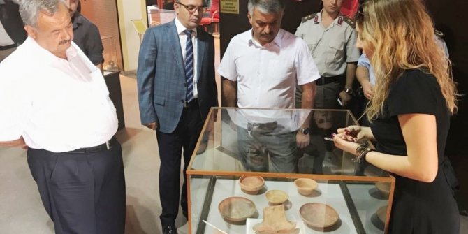 Vali Yazıcı Burhaniye’ de müzeleri ziyaret etti