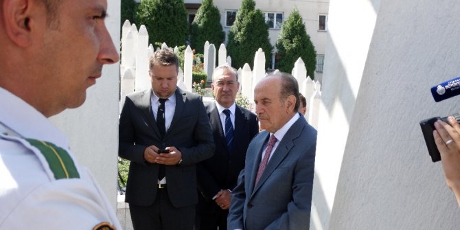 İBB Başkanı Topbaş, Aliya İzetbegoviç’in kabrini ziyaret etti
