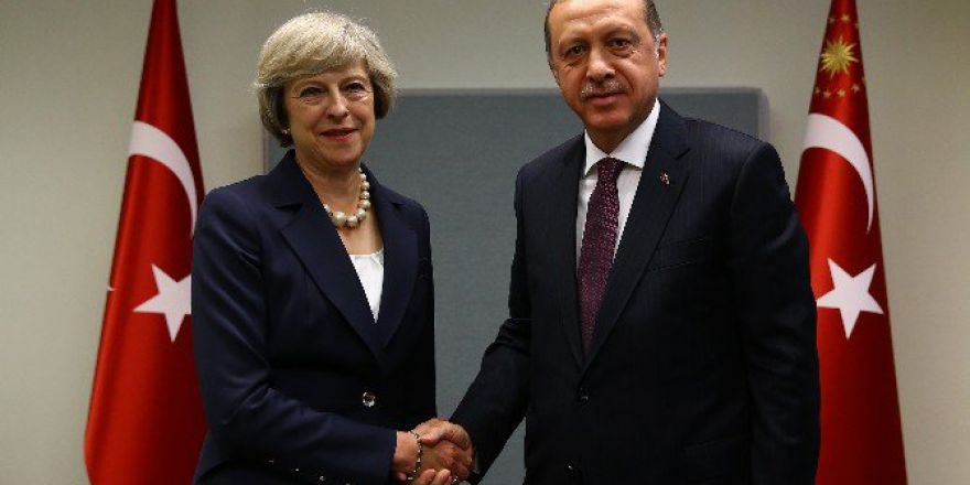 Cumhurbaşkanı Erdoğan, İngiltere Başbakanı May İle Görüştü