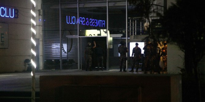 Beylikdüzü’nde sinir krizi geçirip etrafa ateş açan şüpheli polisi alarma geçirdi