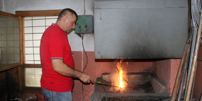 Bu bıçağın özelliği geleneksel yapımında