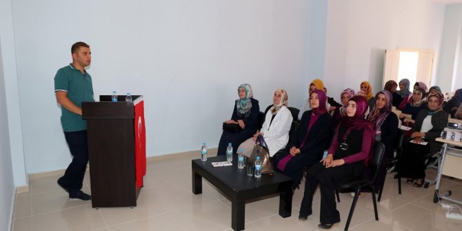 Gürpınarlı kadınlara “cinsel istismar, ihmal ve mahremiyet” eğitimi