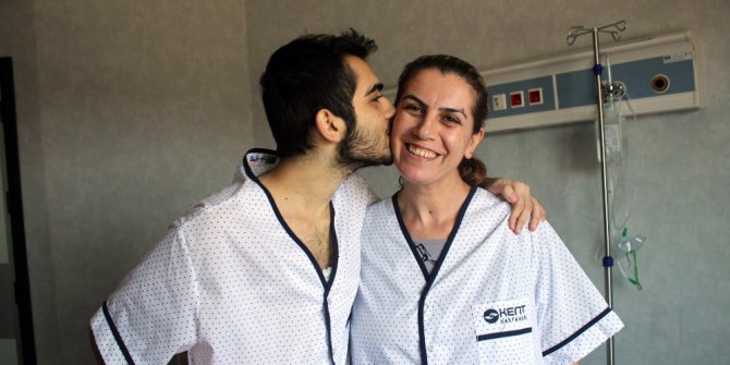 Lübnan’da yaşayan Türk vatandaşı anne oğlunu Türkiye’de tedavi ettirdi