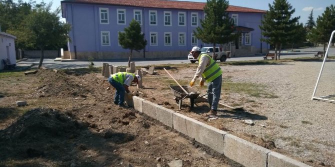 Seydişehir’de okul bahçeleri düzenleniyor