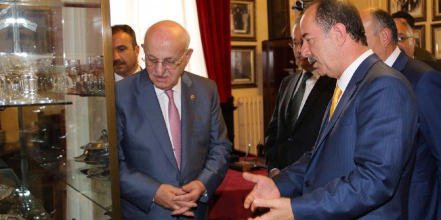 Meclis Başkanı Kahraman Ve Bakan Müezzinoğlu, Edirne Belediyesi’ni Ziyaret Etti