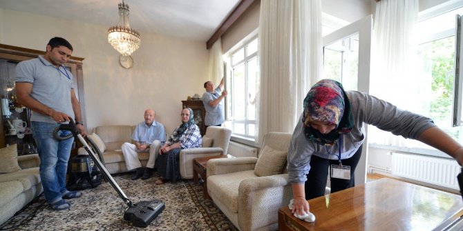 Büyükşehir’den, yaşlı evlerinde bayram temizliği