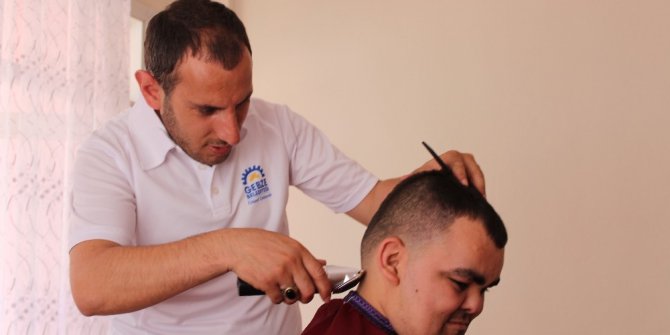 Gebze Belediyesi evlere berber hizmeti veriyor