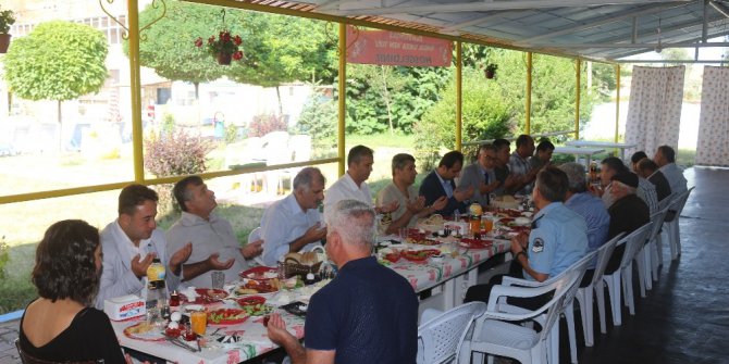 İnönü İlçe Kaymakamı Hasan Hüseyin Uzan’a veda kahvaltısı