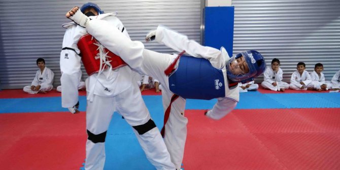 Minikler Taekwondo üçüncüsünün gözü Avrupa’da