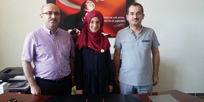 Bilgi yarışması il birincisi öğrenciye ödül