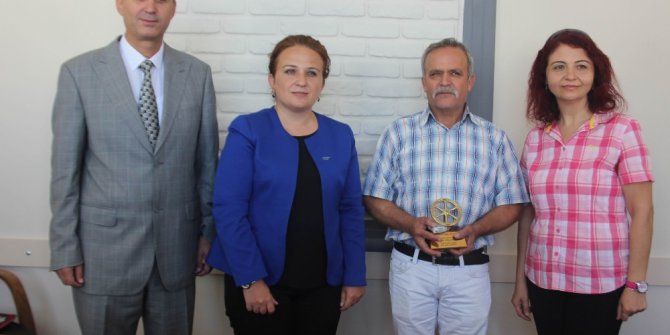 Yolcunun halinden en iyi anlayana plaket ve altın