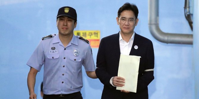 Samsung’un veliahdı 5 yıl hapis cezasına çarptırıldı