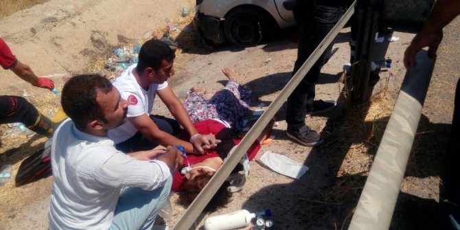 Şanlıurfa’da çarpışan araçlardaki 2 sivil hayatını kaybederken 5’i asker 7 kişi ise yaralandı