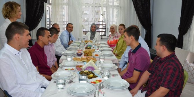 Bayan Özhaseki ve Bayan Kamçı’dan Umut Evlerine Ziyaret