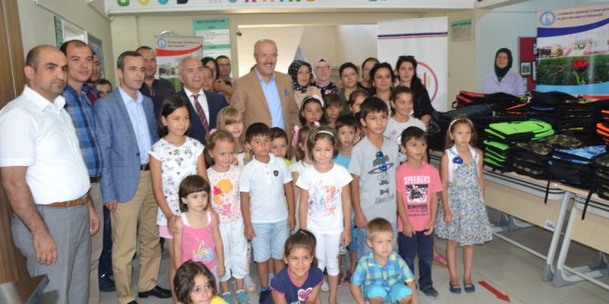 274 öğrenciye kırtasiye yardımı