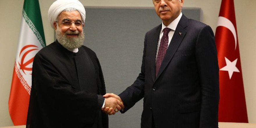 Cumhurbaşkanı Erdoğan, İran Cumhurbaşkanı Ruhani İle Görüştü