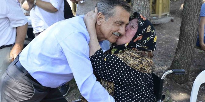 TEBEV yaşlıları hayata bağlamaya devam ediyor