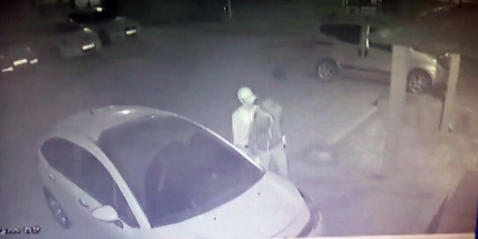 Hırsızlar güvenlik kamerasına yakalandı
