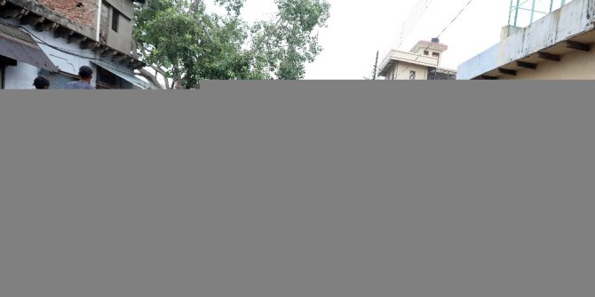 Hindular kutsal saydıkları inekleri satıyorlar