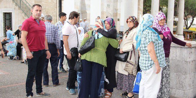 Aydınlı Hacılar Yurda Dönüyor