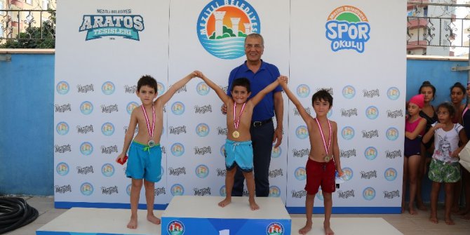 Mezitli Belediyesi bu yaz bin 650 kişiye yüzme öğretti