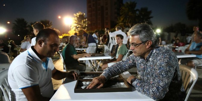 Karşıyakalılar tavla turnuvasında buluştu