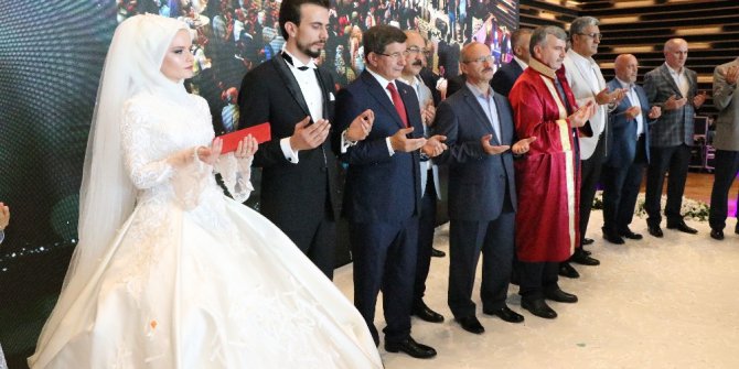 Başkan Akyürek oğlunu evlendirdi