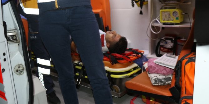 Mobilya yüklü kamyon TIR’a arkadan çarptı:1 yaralı