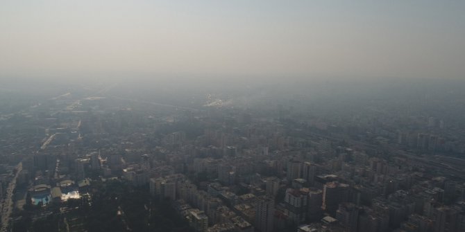 Sorumsuz çiftçiler Adana’yı dumana boğdu