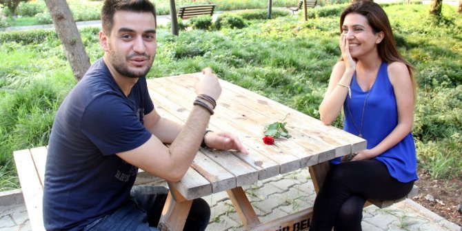 Kadın avukata tehditle gül sattılar, park polisine yakalandılar