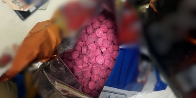 Elindeki cips paketinden 2 bin 800 uyuşturucu hap çıktı