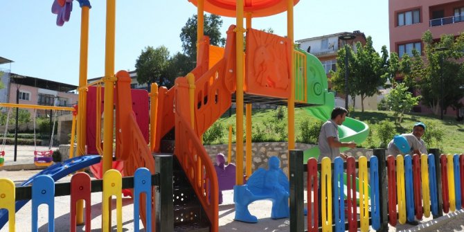 Yunusemre’den çocuklara bayram hediyesi