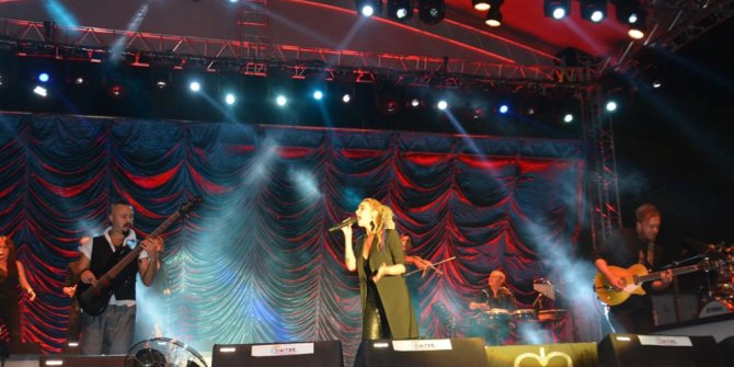 Sıla konserinde Çorlu eğlenceye doydu