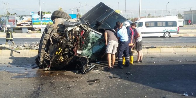 Hurdaya dönen otomobilden emniyet kemeri sayesinde sağ çıktı